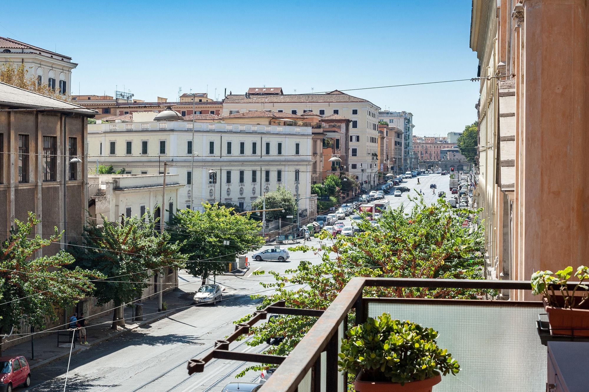 Gasthuis Hosting Flats Rome